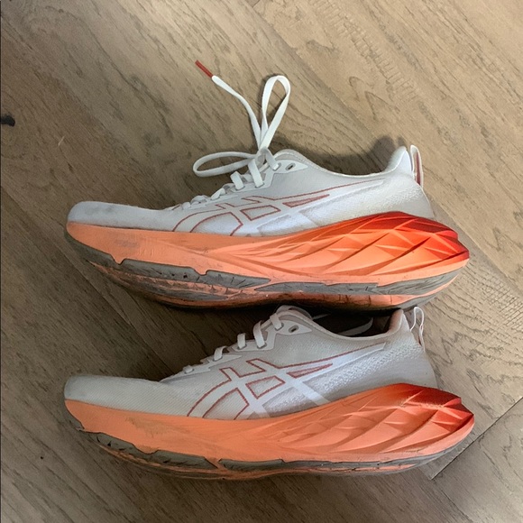 Asics Novablast 4 White Moonrock Size 10.5 - Picture 4 of 8
